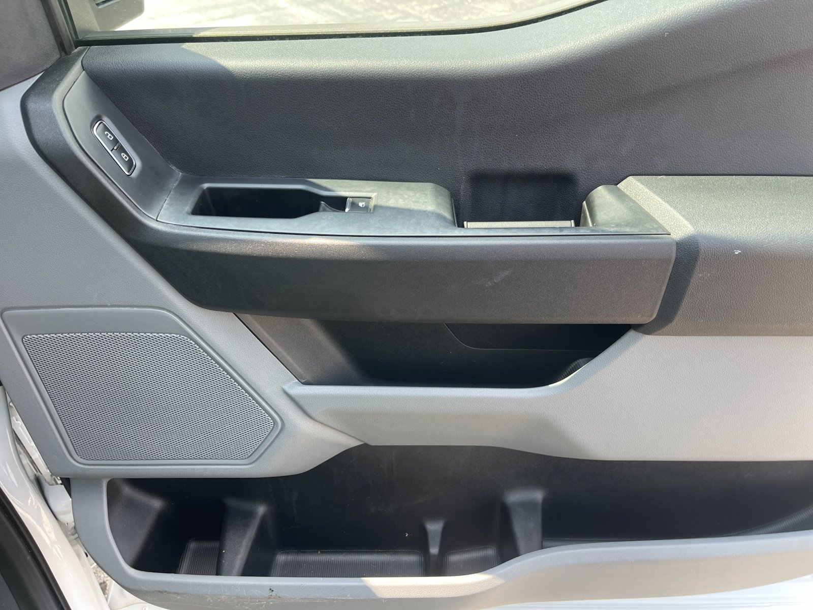Used 2023 White Ford XL image 18