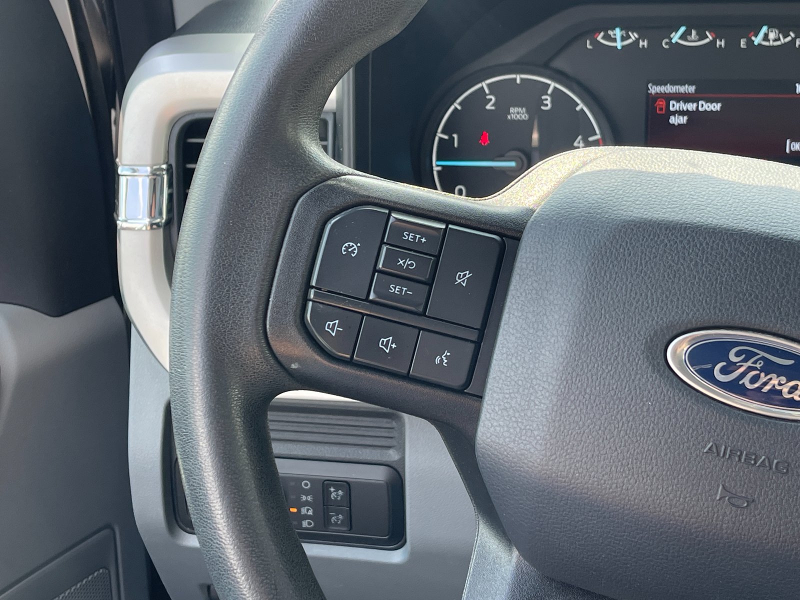 Used 2023 White Ford XL image 24