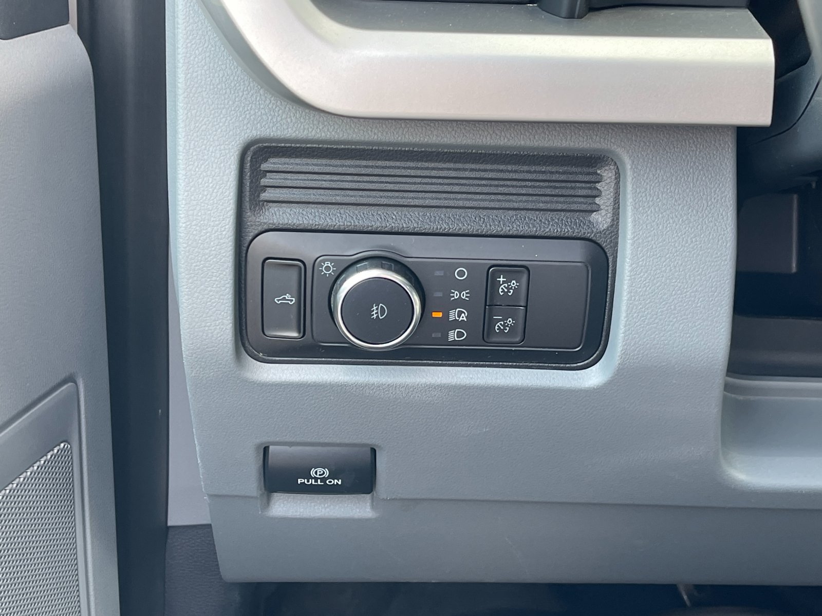 Used 2023 White Ford XL image 28