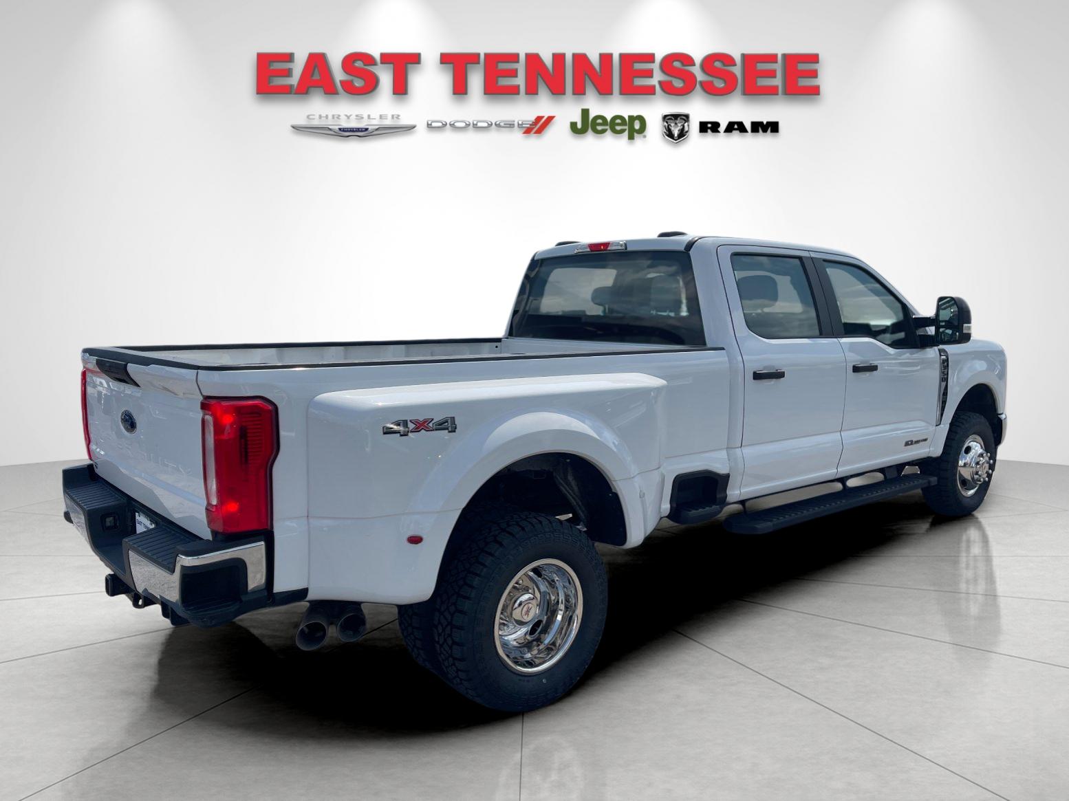 Used 2023 White Ford XL image 3