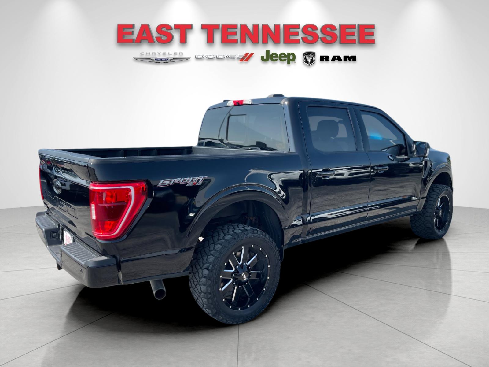 Used 2022 Black Ford XLT image 3