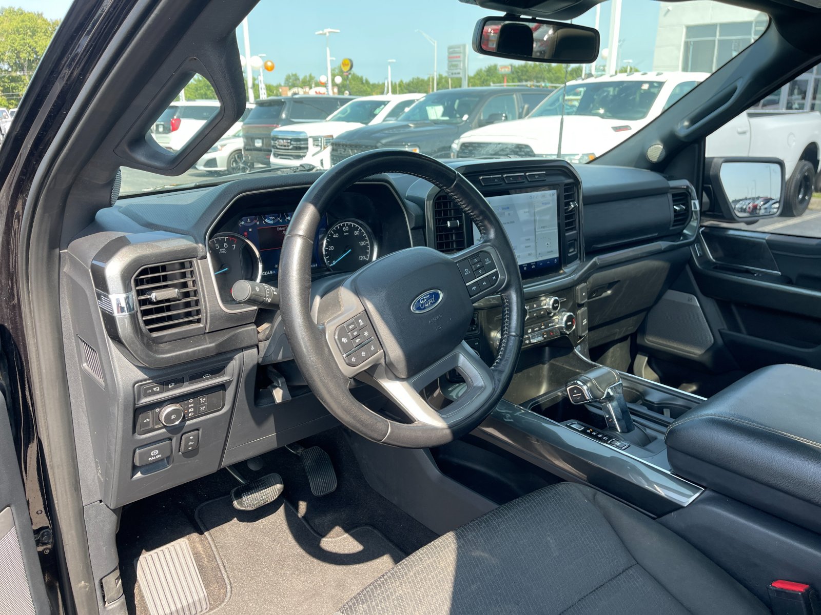 Used 2022 Black Ford XLT image 11