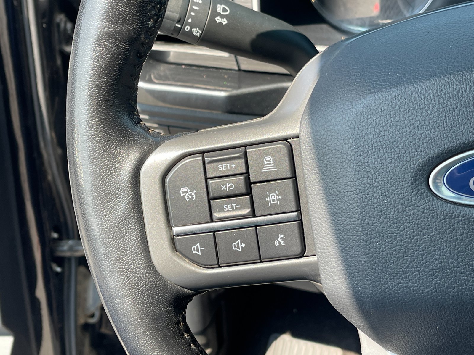 Used 2022 Black Ford XLT image 27