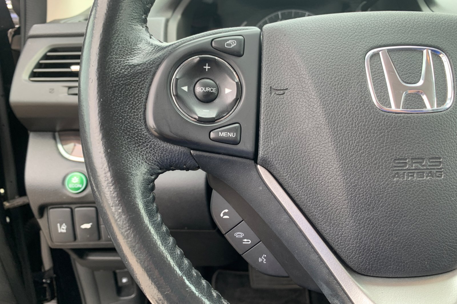 Used 2015 Crystal Black Pearl Honda Touring image 28
