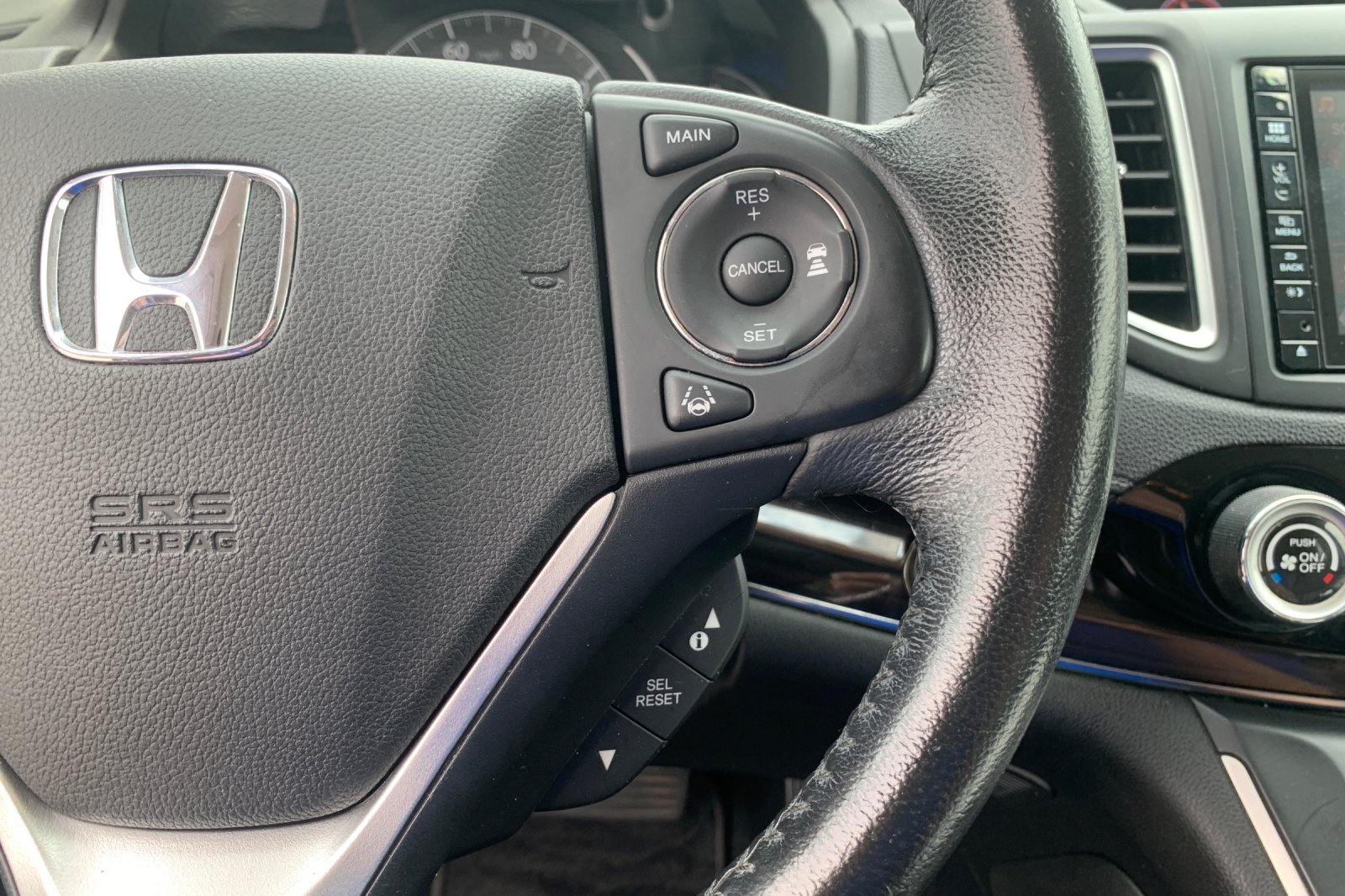 Used 2015 Crystal Black Pearl Honda Touring image 29
