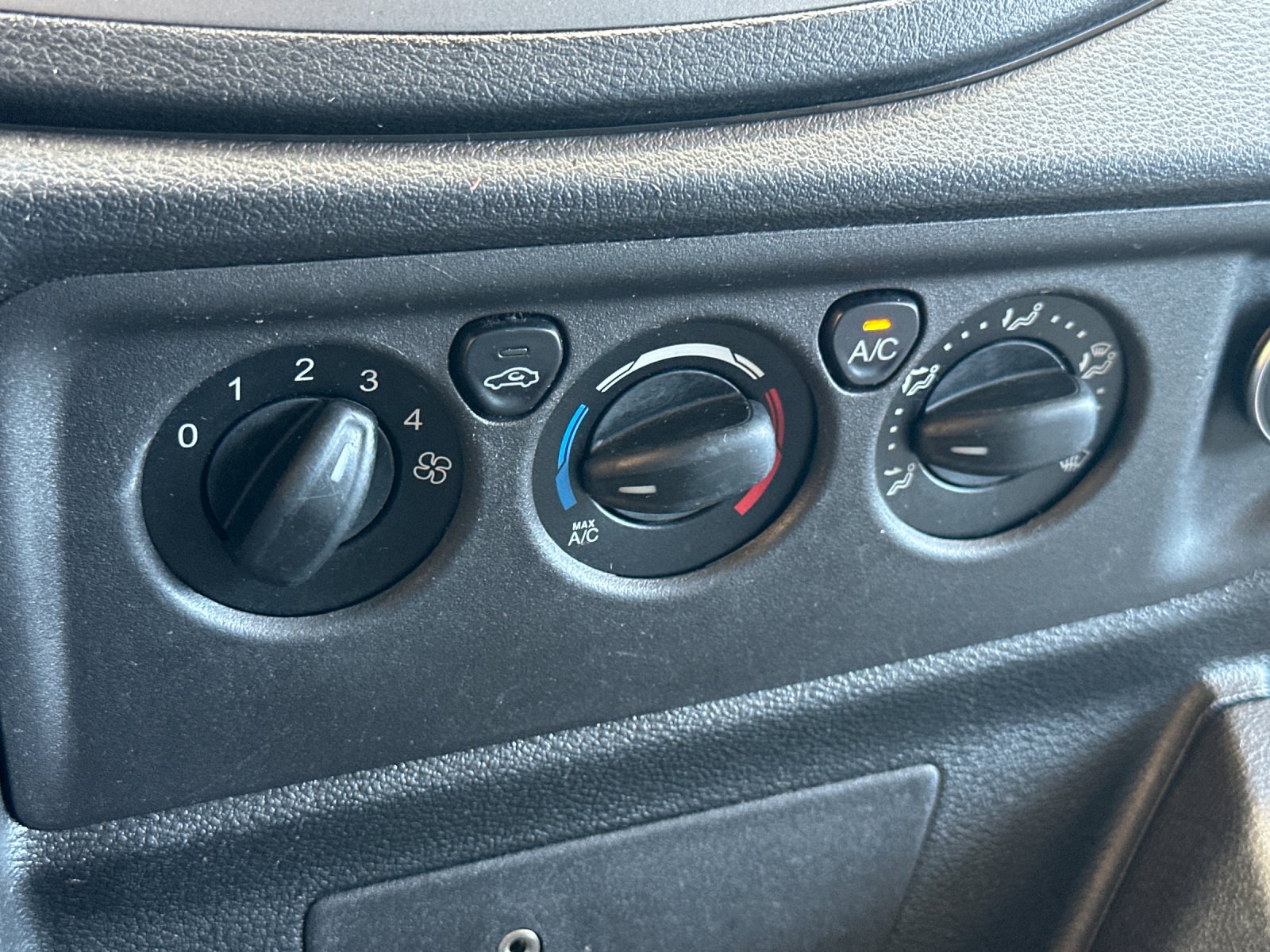 Used 2019 White Ford XLT image 26
