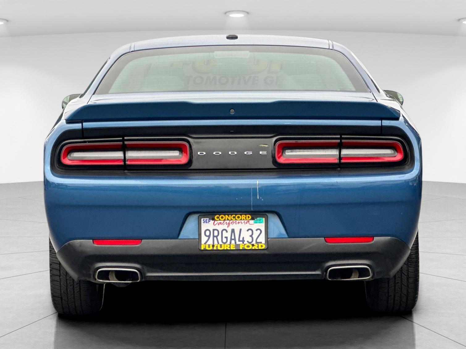 Used 2021 Blue Dodge SXT image 4