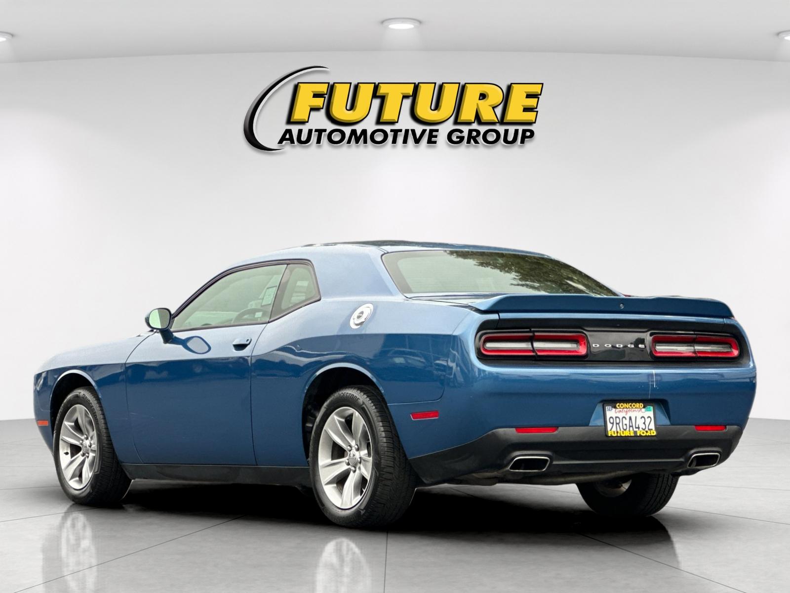 Used 2021 Blue Dodge SXT image 5