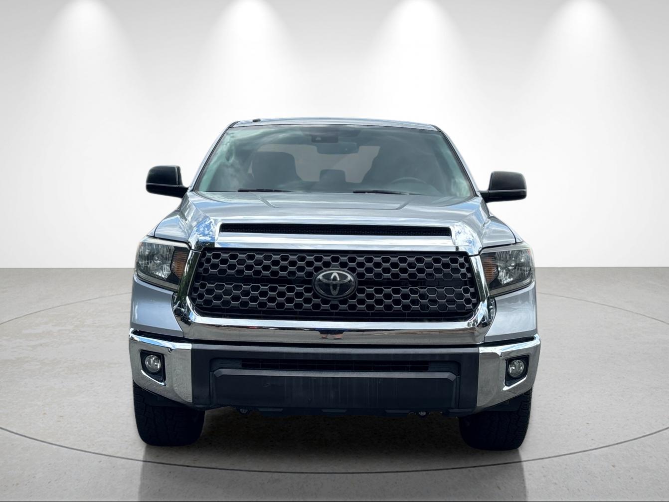Used 2018 Silver Sky Metallic Toyota SR5 image 8