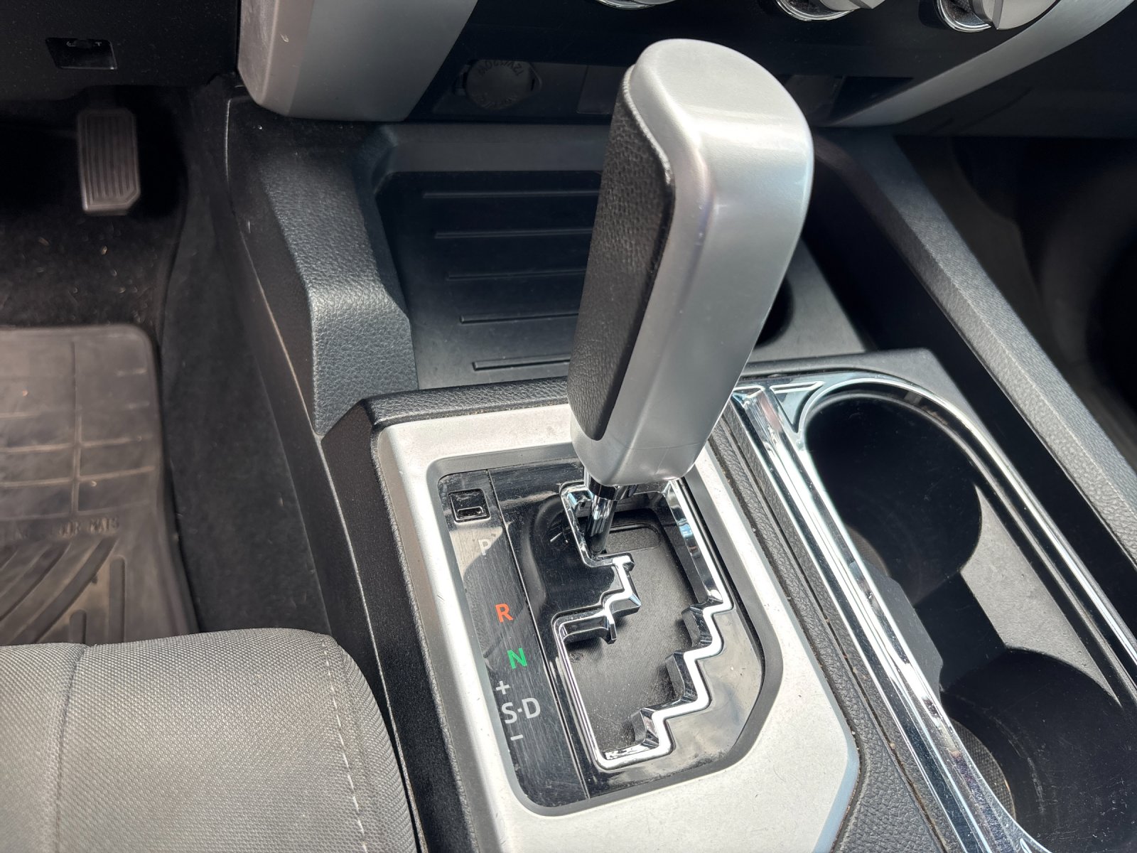 Used 2018 Silver Sky Metallic Toyota SR5 image 26