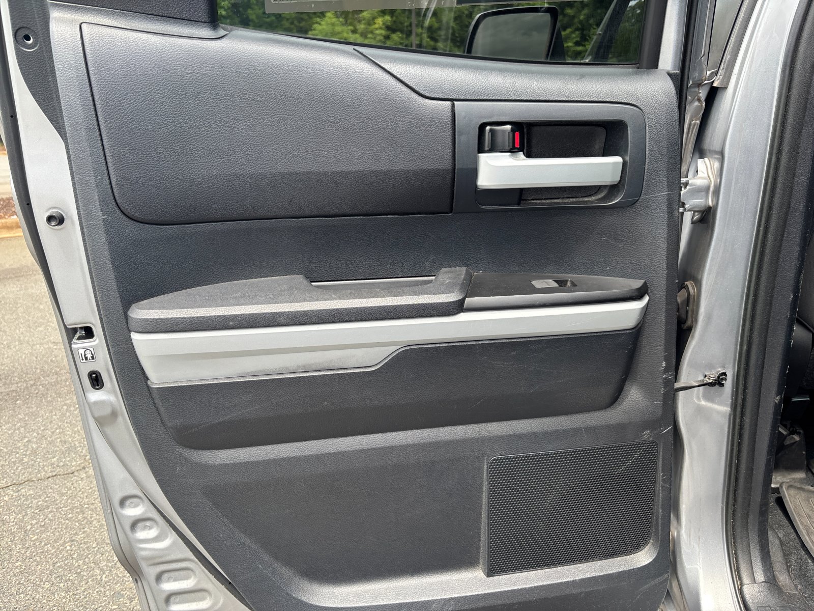 Used 2018 Silver Sky Metallic Toyota SR5 image 30