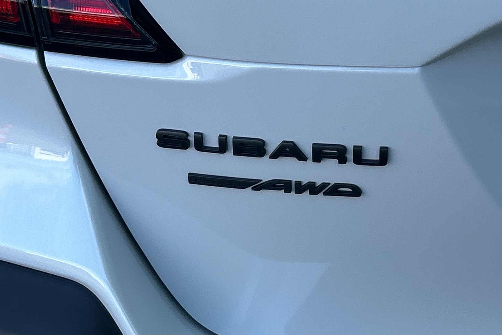 Used 2024 Crystal White Pearl Subaru Onyx Edition image 27