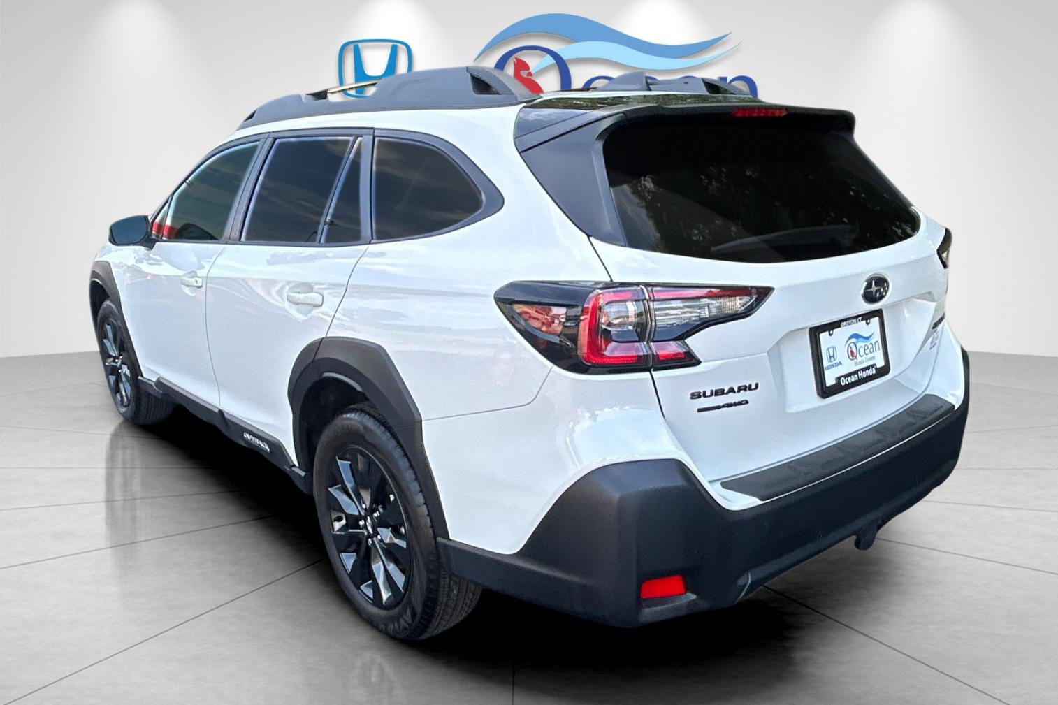 Used 2024 Crystal White Pearl Subaru Onyx Edition image 5