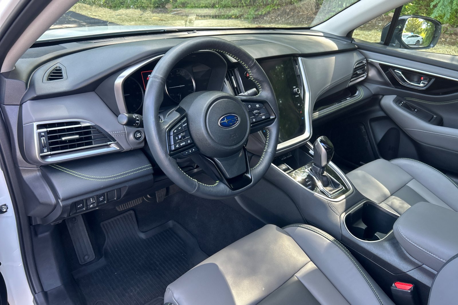 Used 2024 Crystal White Pearl Subaru Onyx Edition image 9