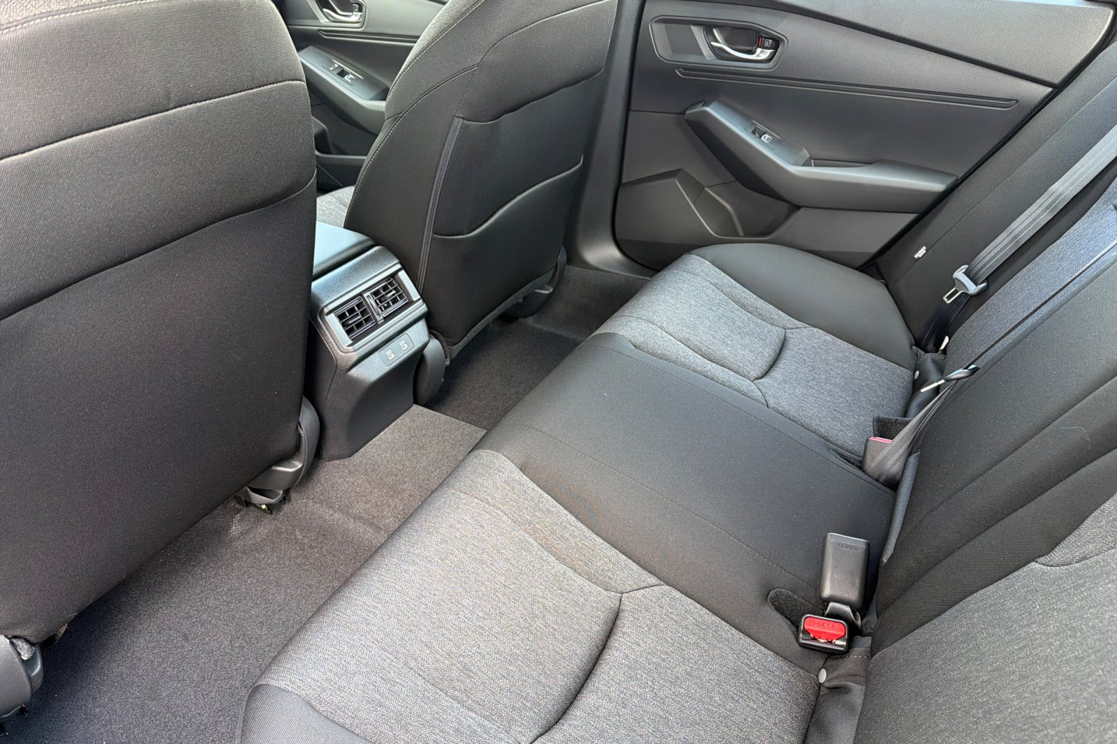 New 2026 Urban Gray Pearl Honda SE image 12