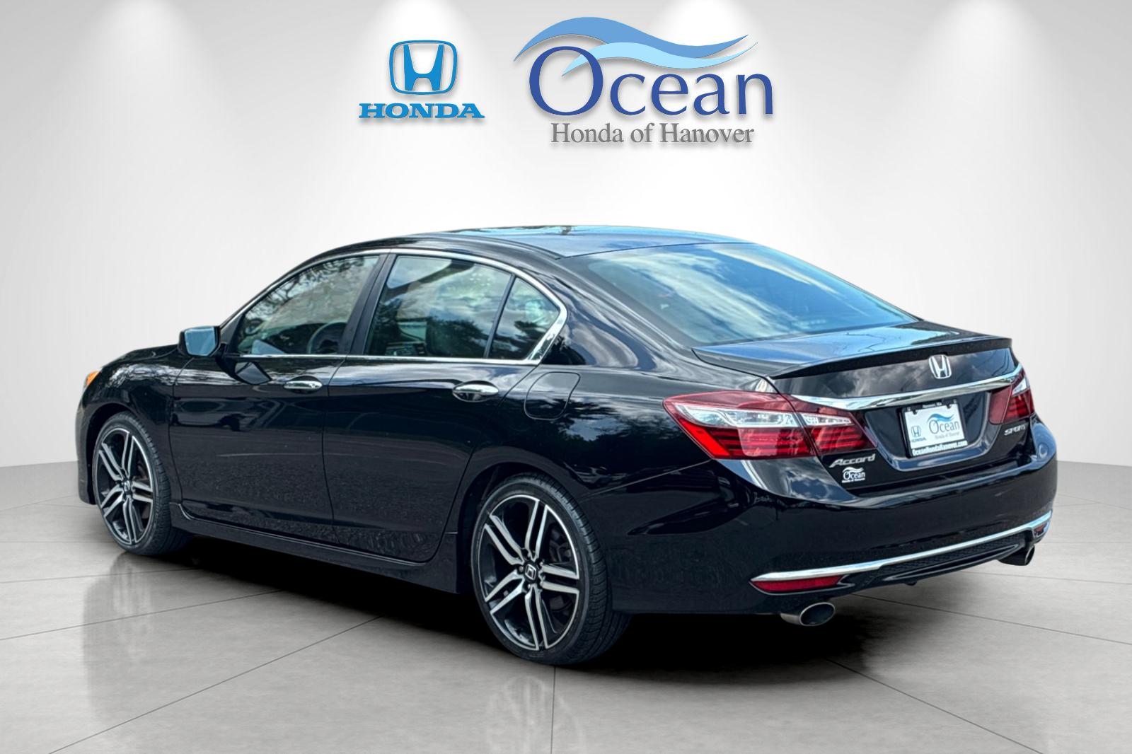 Used 2016 Crystal Black Pearl Honda Sport image 5