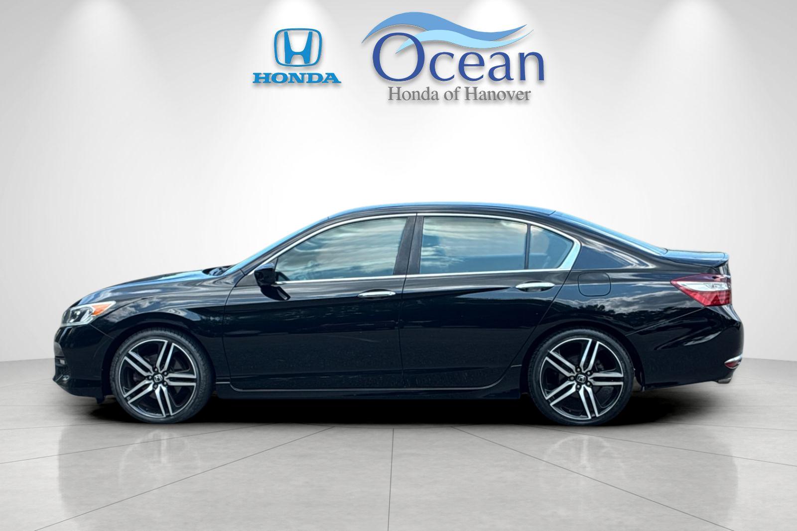 Used 2016 Crystal Black Pearl Honda Sport image 6