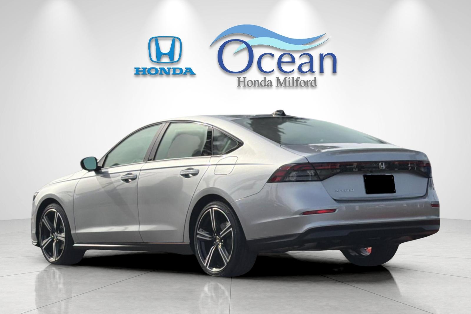 New 2026 Solar Silver Metallic Honda SE image 3