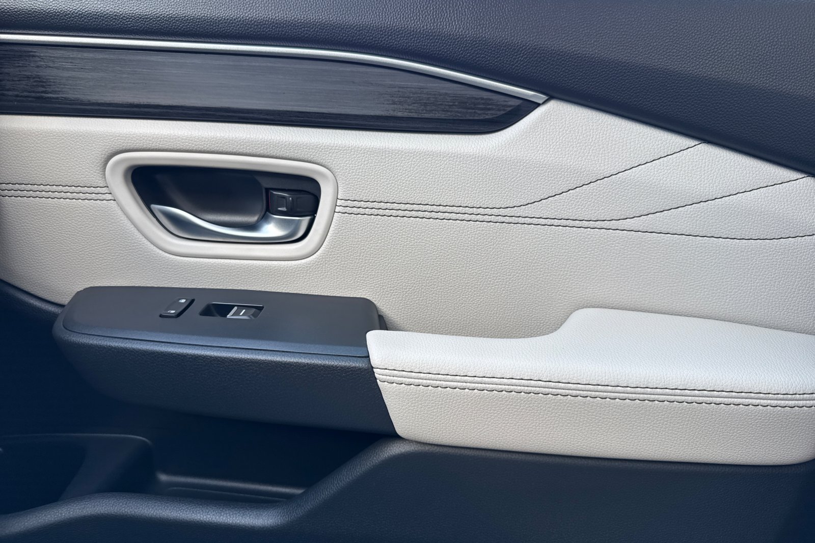 New 2026 Platinum White Pearl Honda Touring image 20