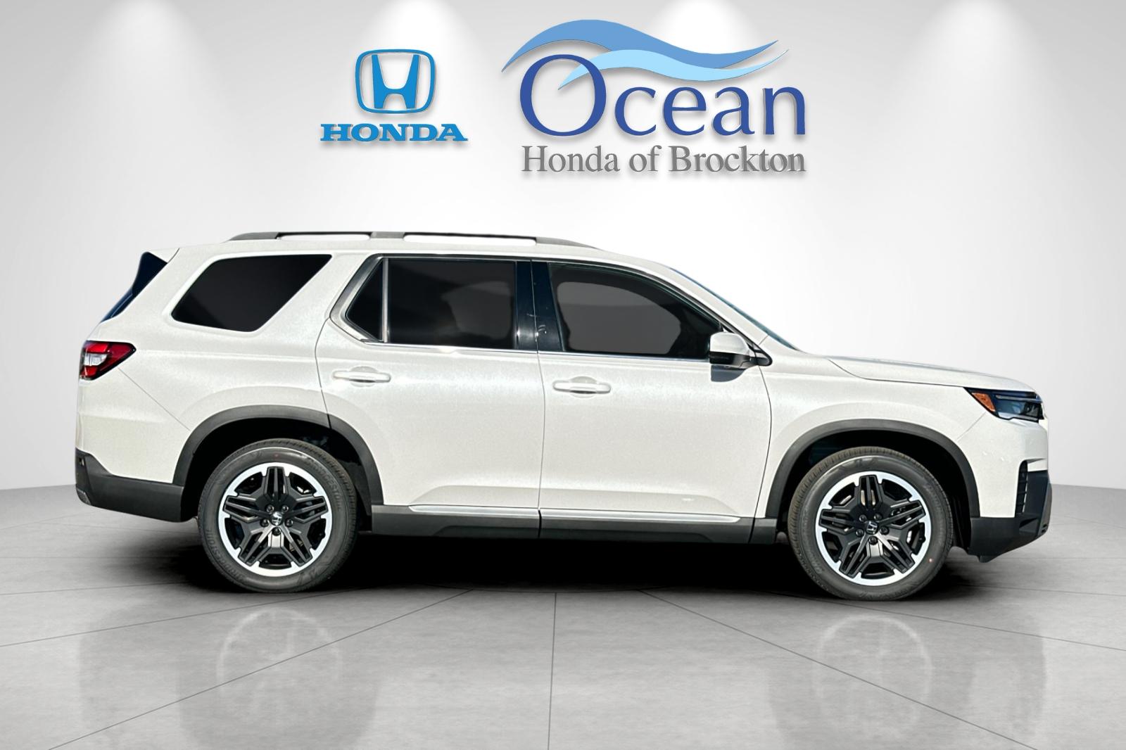 New 2026 Platinum White Pearl Honda Touring image 6
