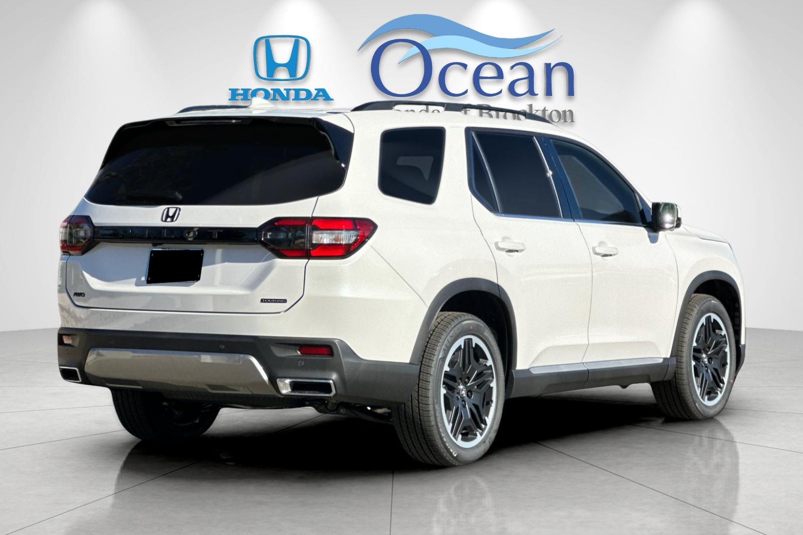 New 2026 Platinum White Pearl Honda Touring image 5