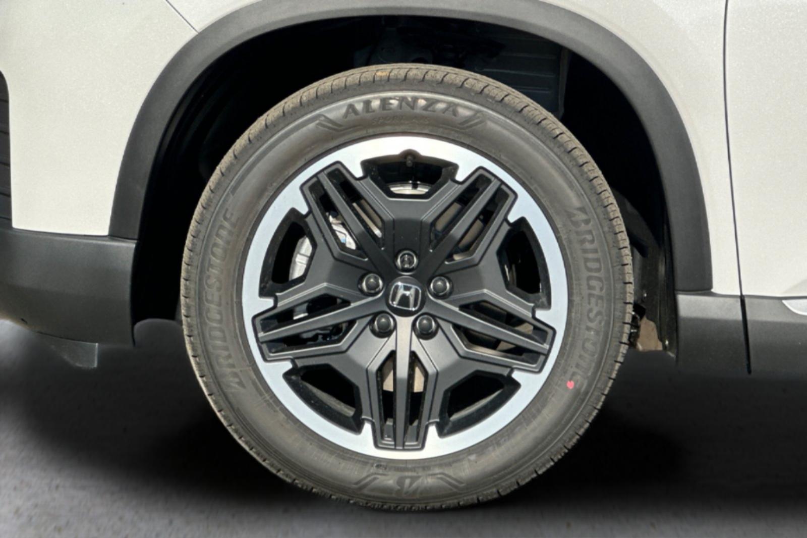 New 2026 Platinum White Pearl Honda Touring image 35