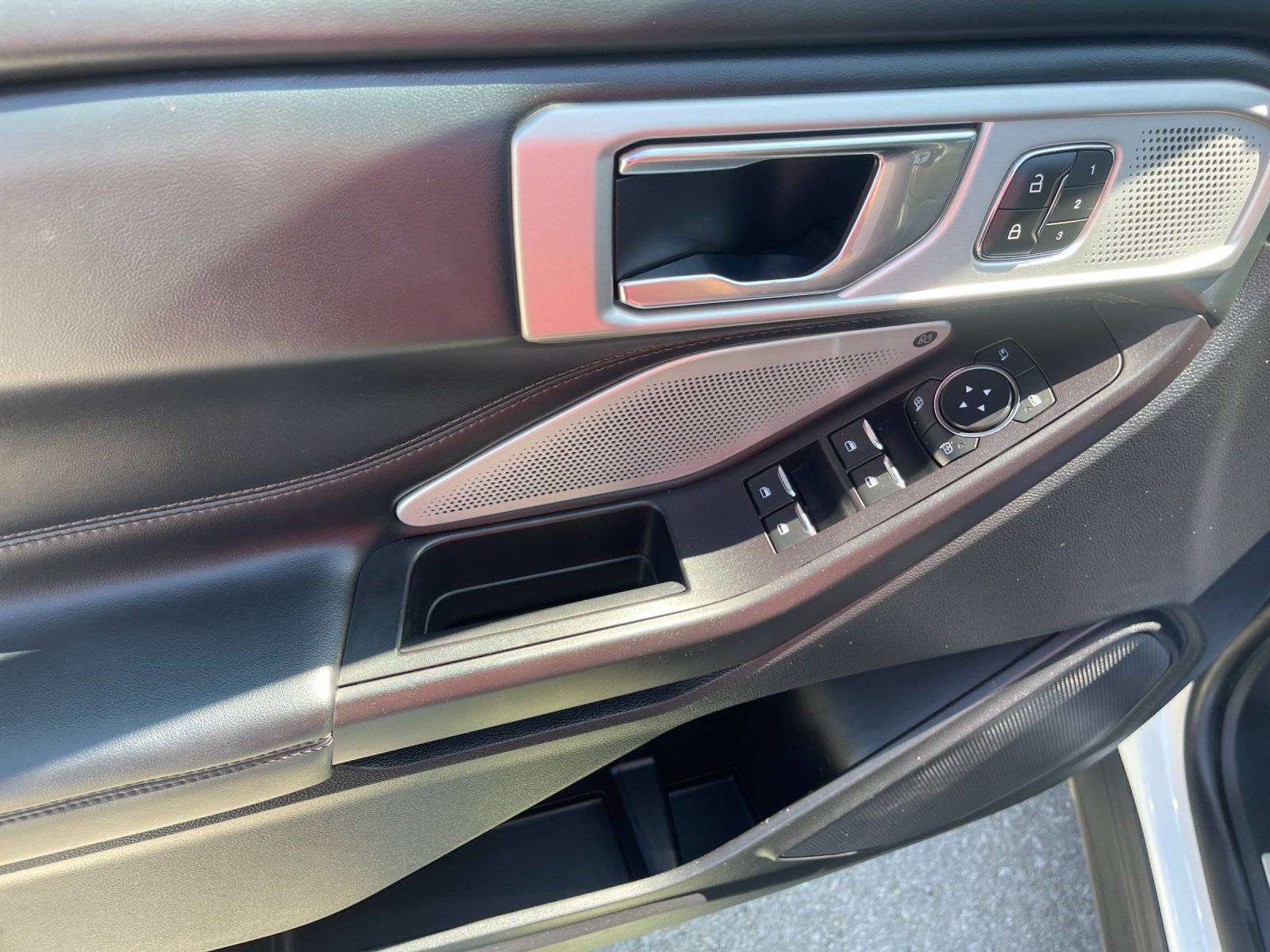 Used 2020 White Ford Platinum image 12