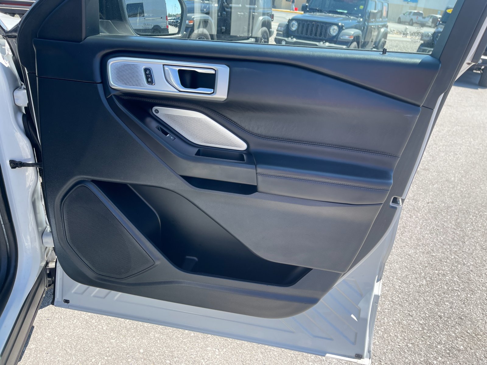 Used 2020 White Ford Platinum image 22