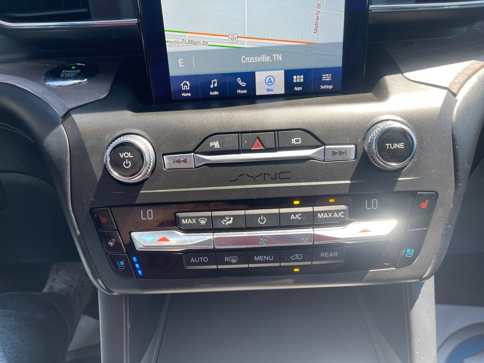 Used 2020 White Ford Platinum image 26