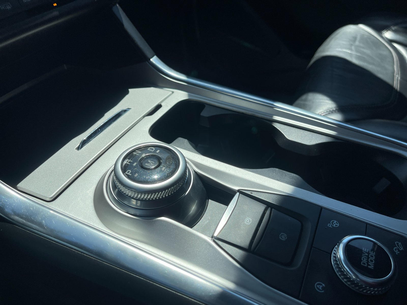 Used 2020 White Ford Platinum image 27