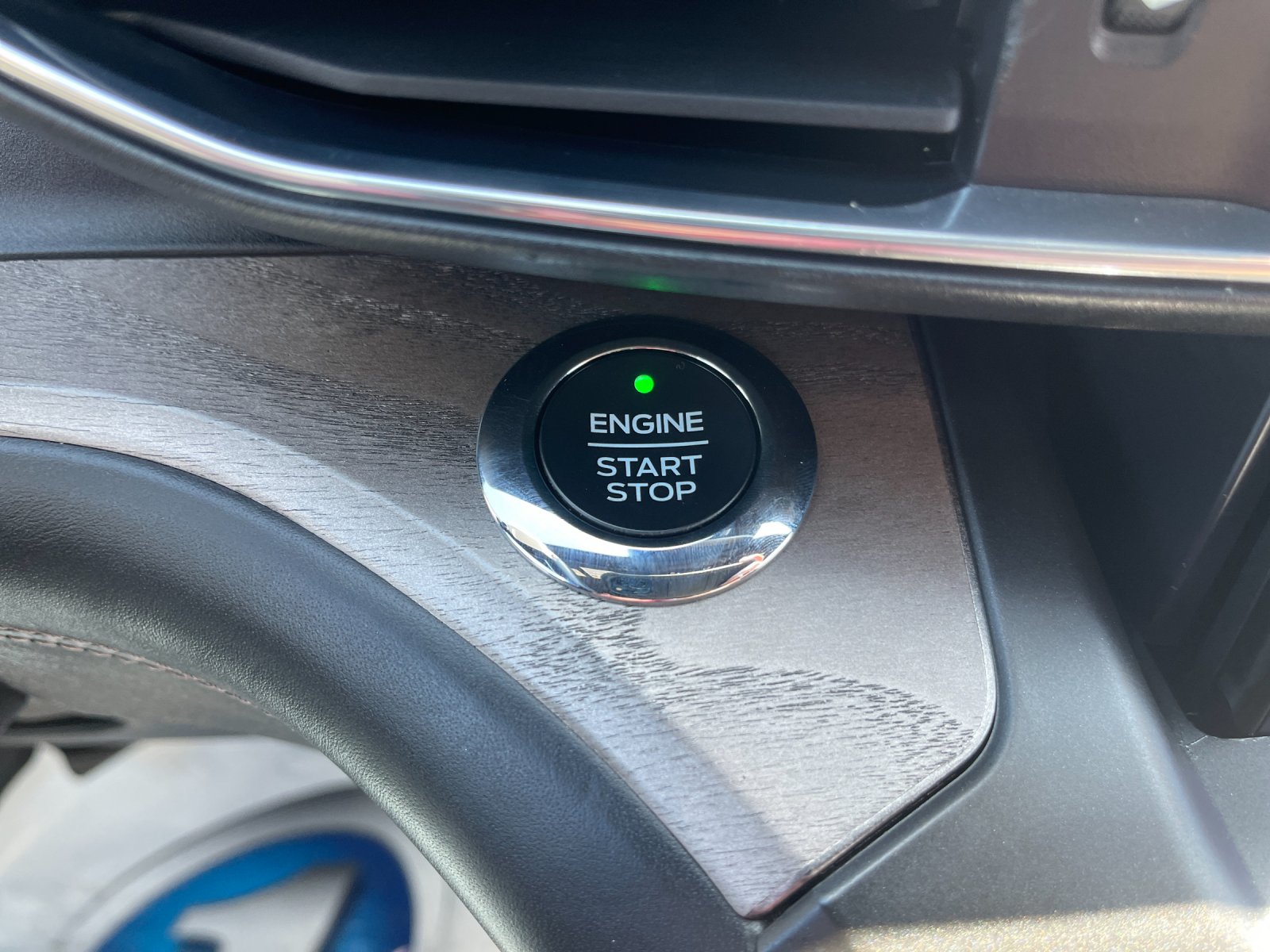 Used 2020 White Ford Platinum image 28