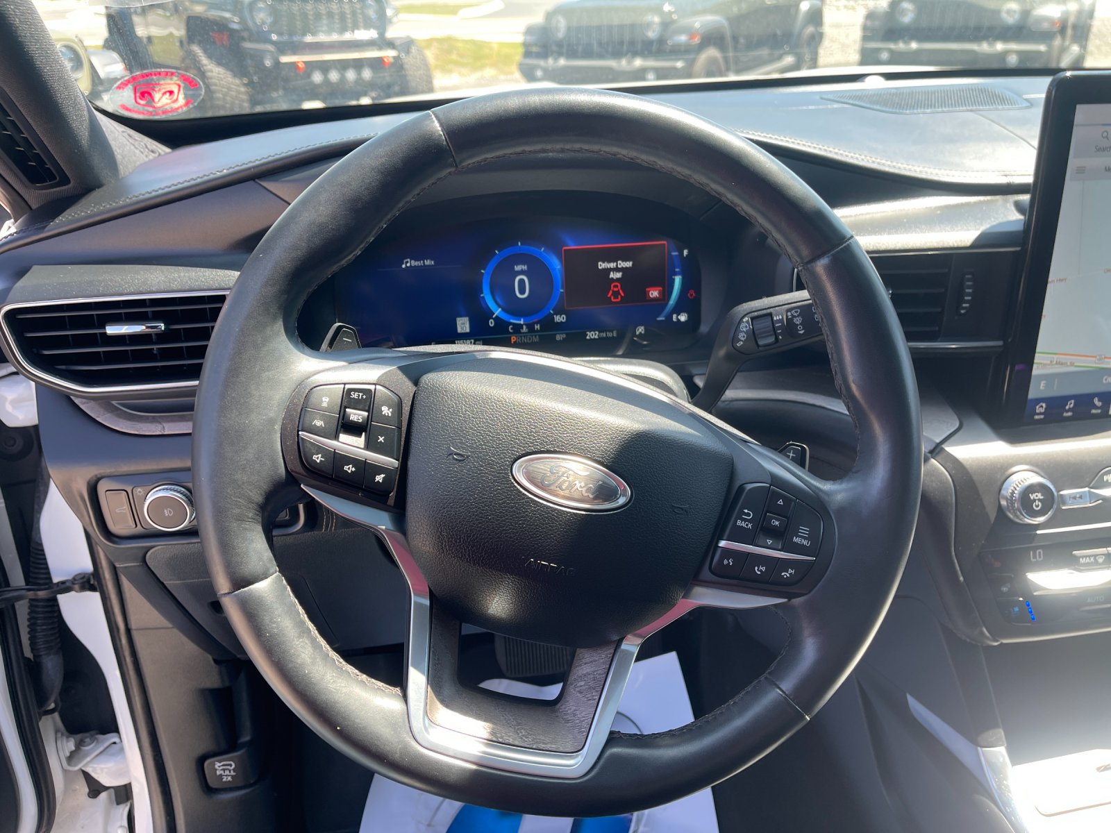 Used 2020 White Ford Platinum image 29