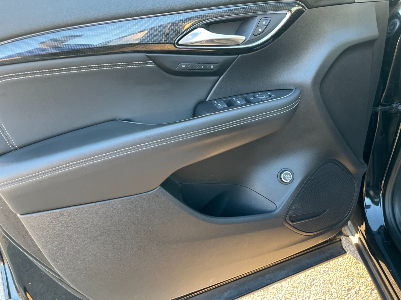 Used 2021 Black Buick Essence image 12