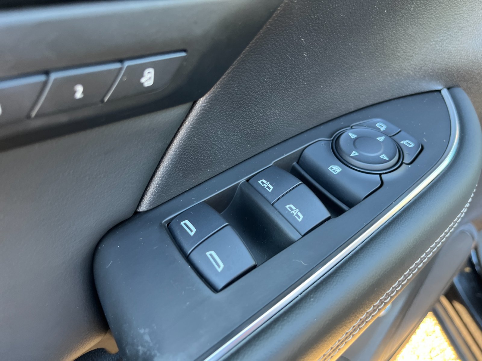 Used 2021 Black Buick Essence image 13