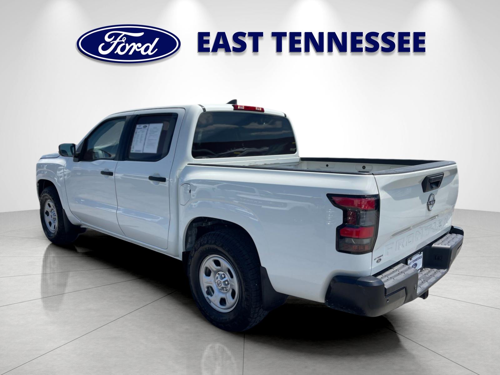 Used 2022 White Nissan S image 5