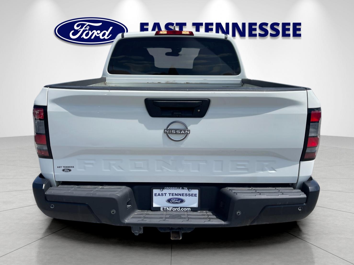 Used 2022 White Nissan S image 4