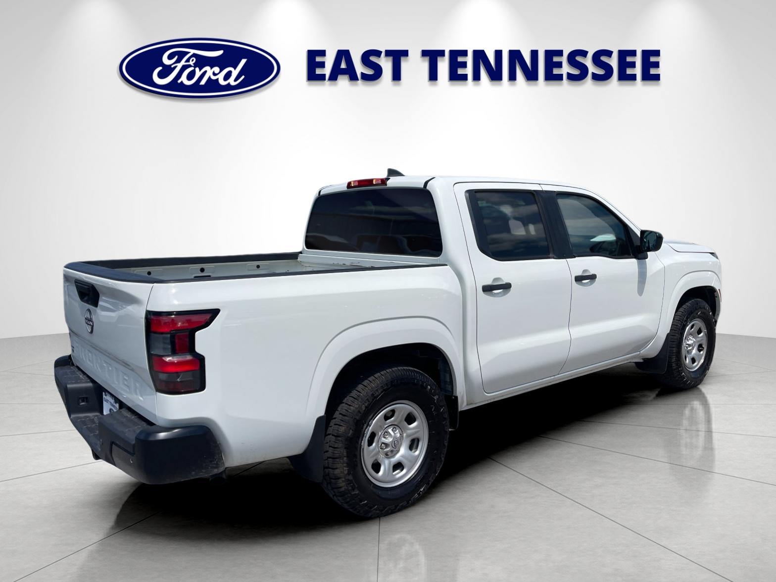 Used 2022 White Nissan S image 3