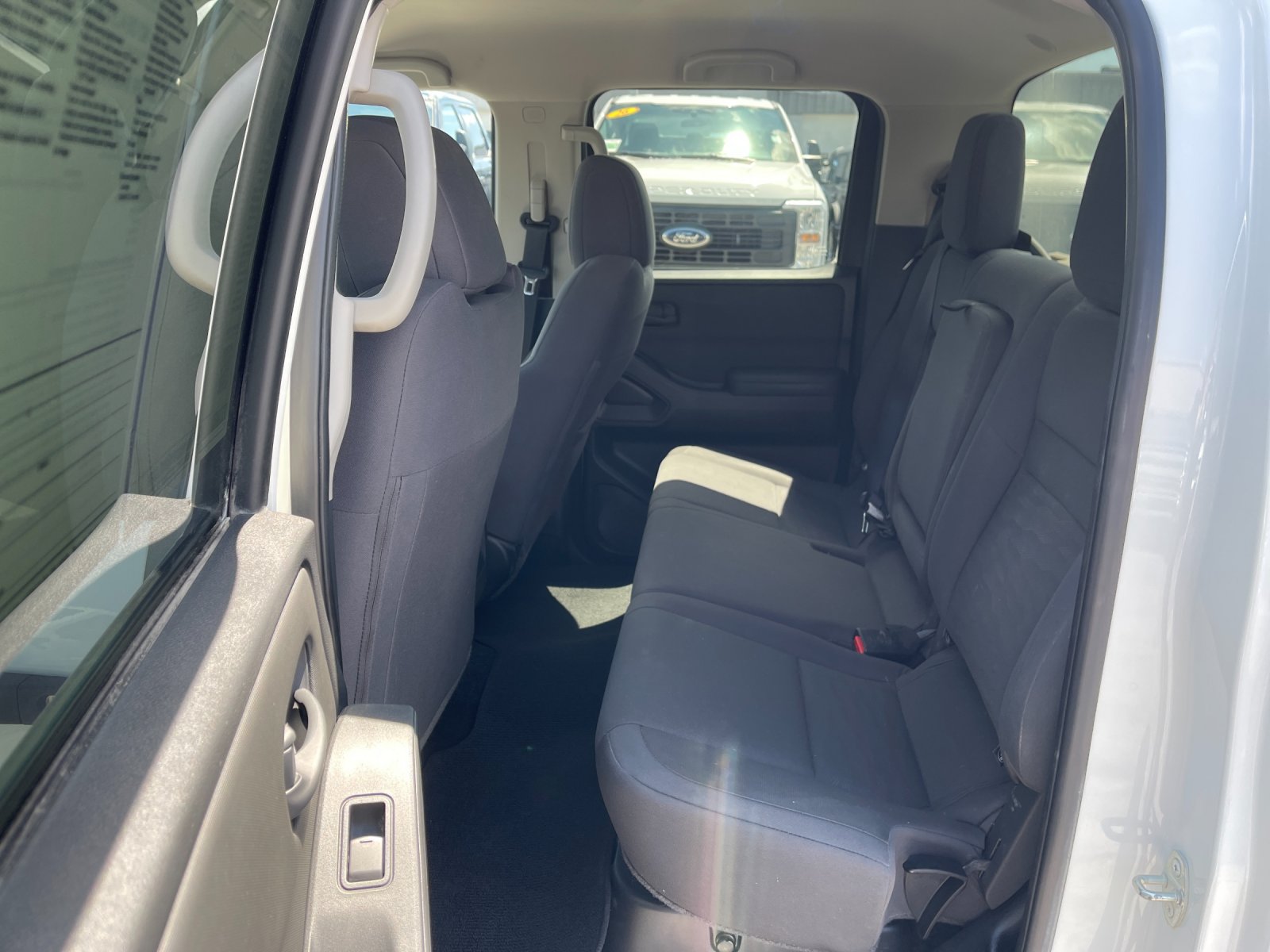 Used 2022 White Nissan S image 14
