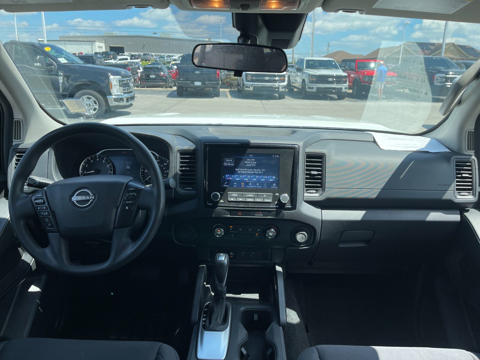 Used 2022 White Nissan S image 15