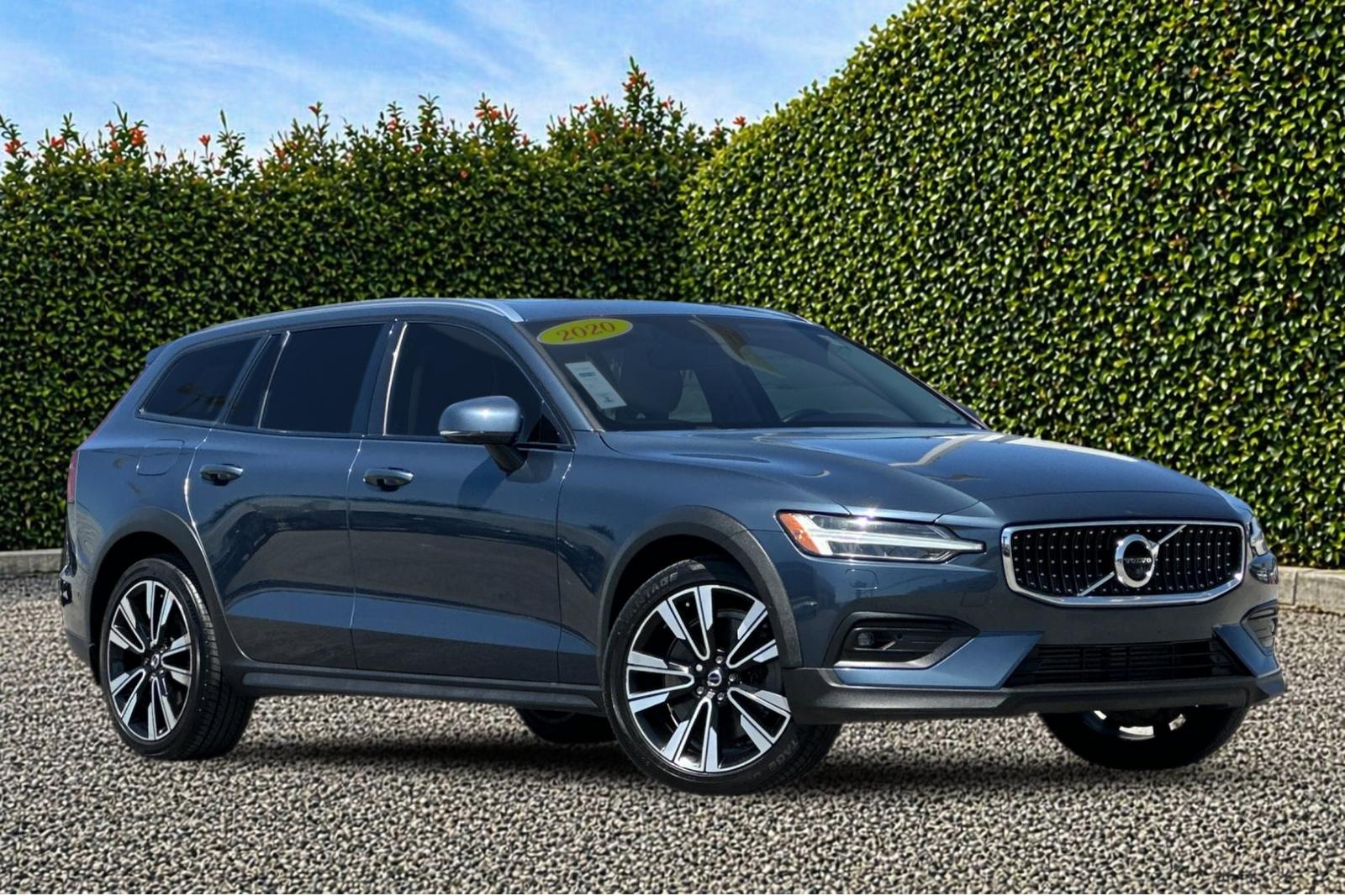 2020 Volvo V60 Cross Country