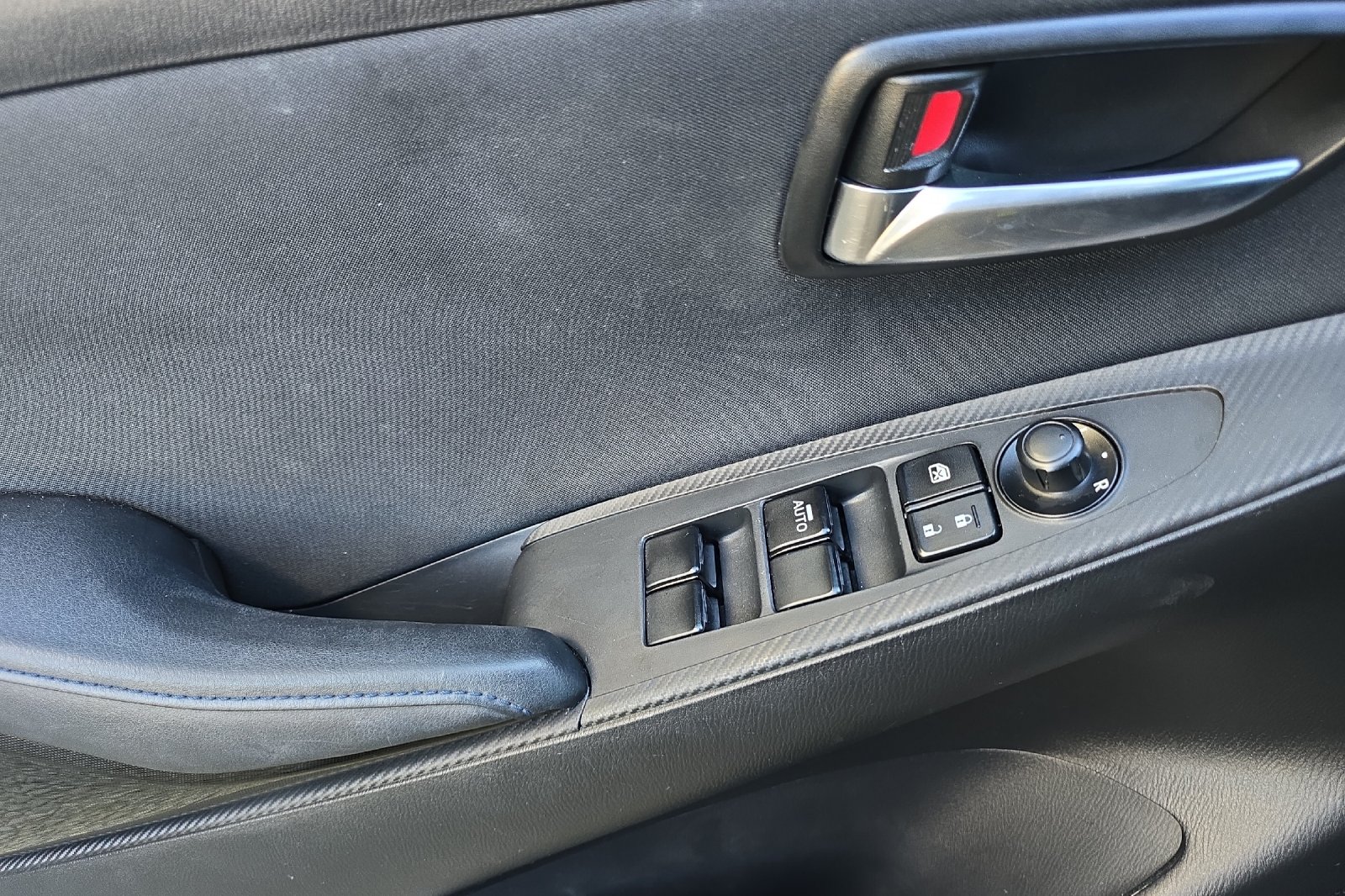Used 2018  Toyota Base image 8