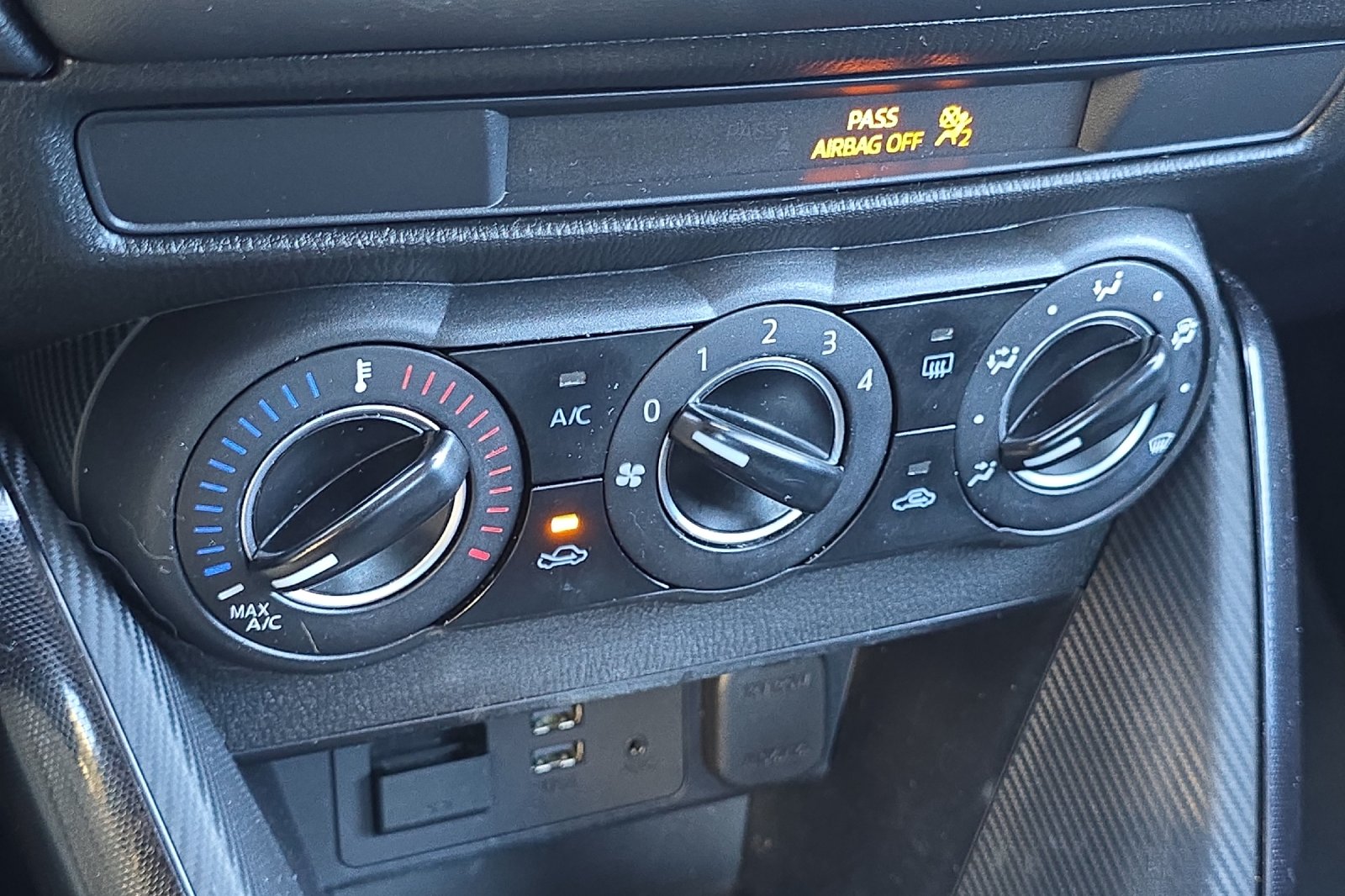 Used 2018  Toyota Base image 16