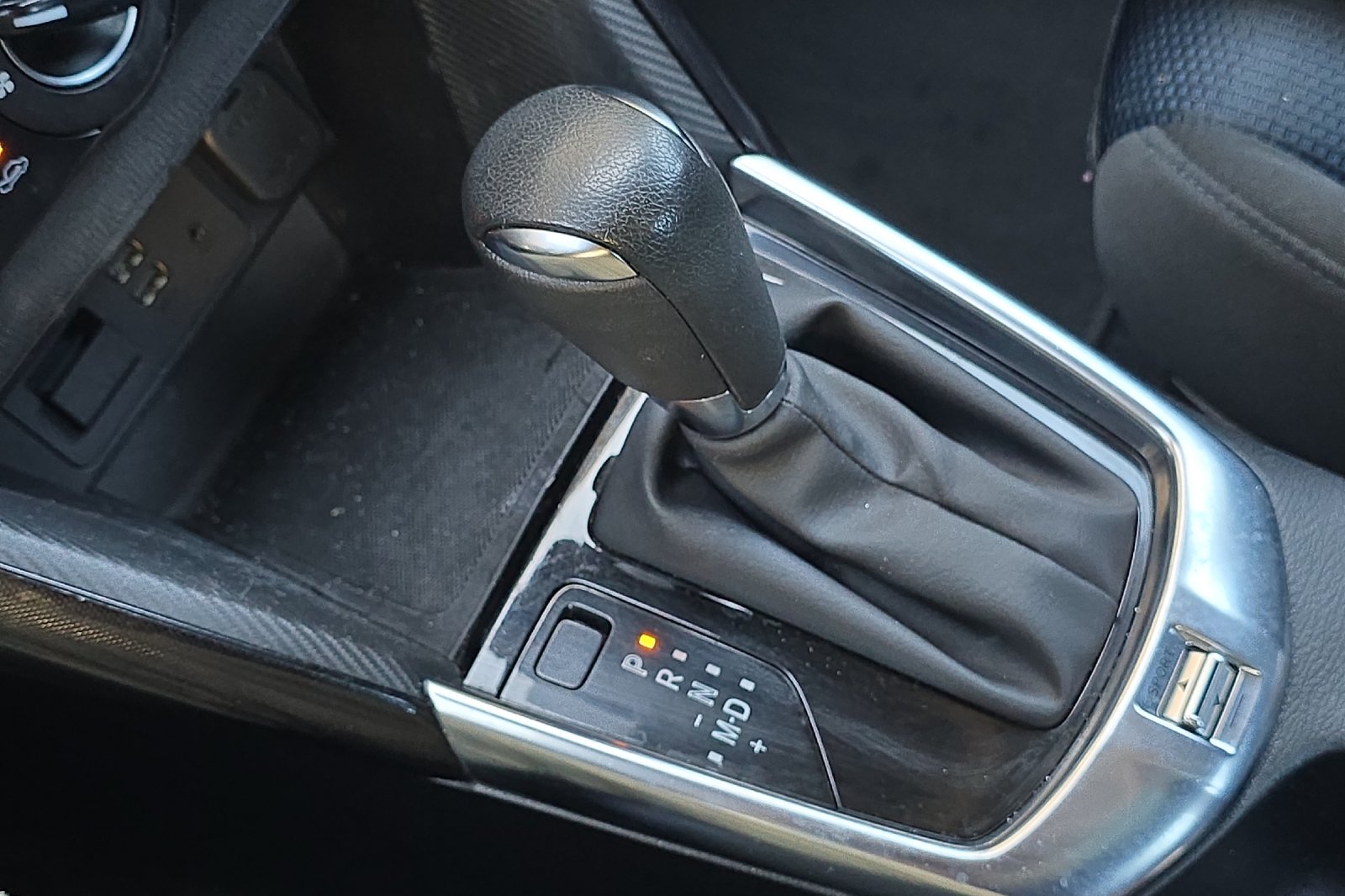 Used 2018  Toyota Base image 17