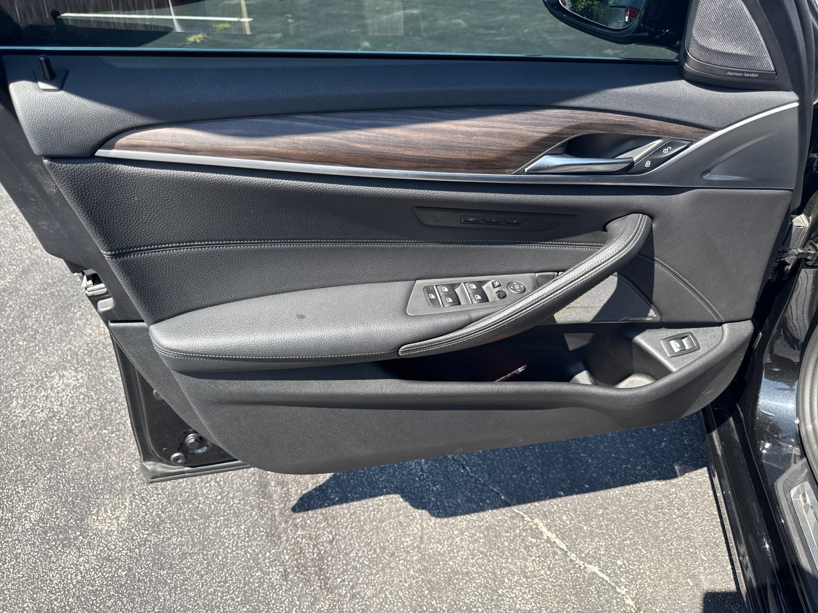 Used 2021 Black BMW 540i xDrive image 11