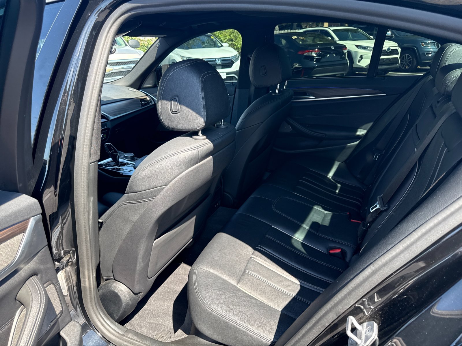Used 2021 Black BMW 540i xDrive image 12