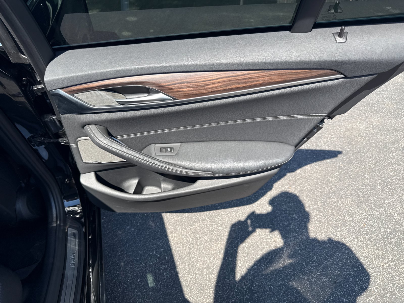 Used 2021 Black BMW 540i xDrive image 25