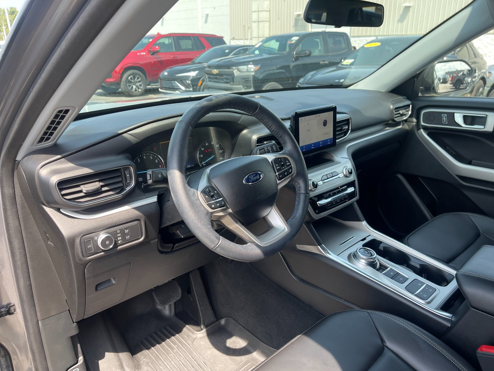 Used 2022 Gray Ford XLT image 11