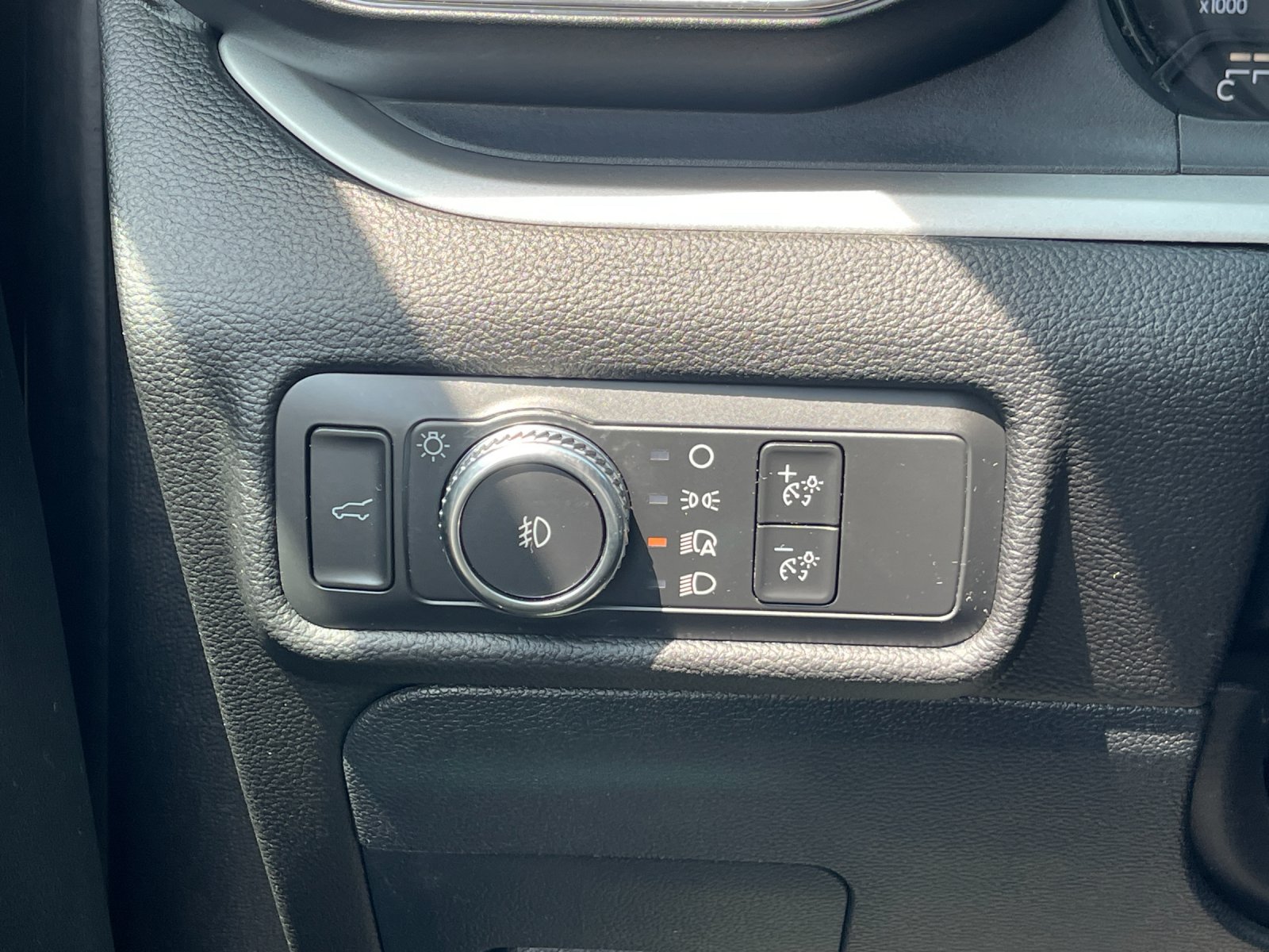 Used 2022 Gray Ford XLT image 30