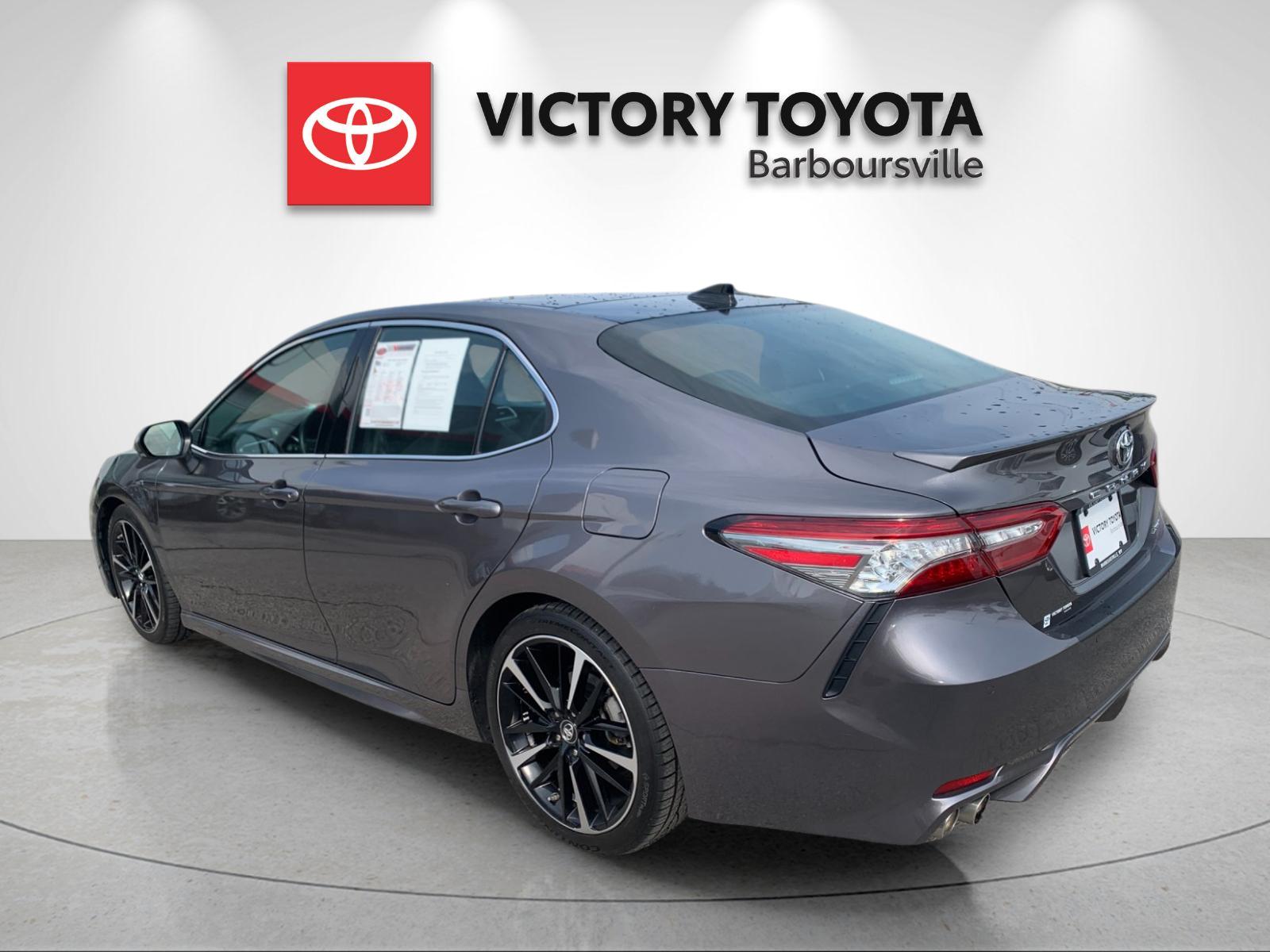 Used 2018 Gray Toyota XSE V6 image 3