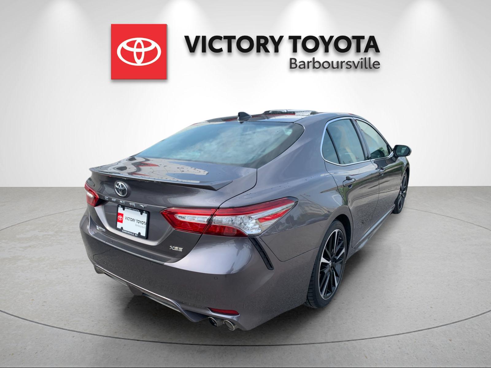 Used 2018 Gray Toyota XSE V6 image 7